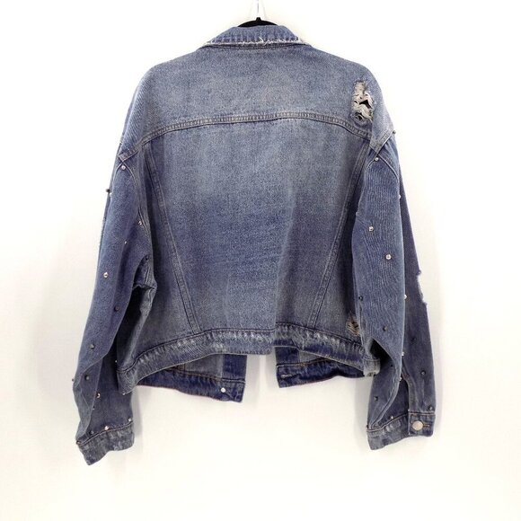 City Chic Distressed Studded Cropped Denim Jacket Size XXL/24 Studded Sleeve - Picture 2 of 4
